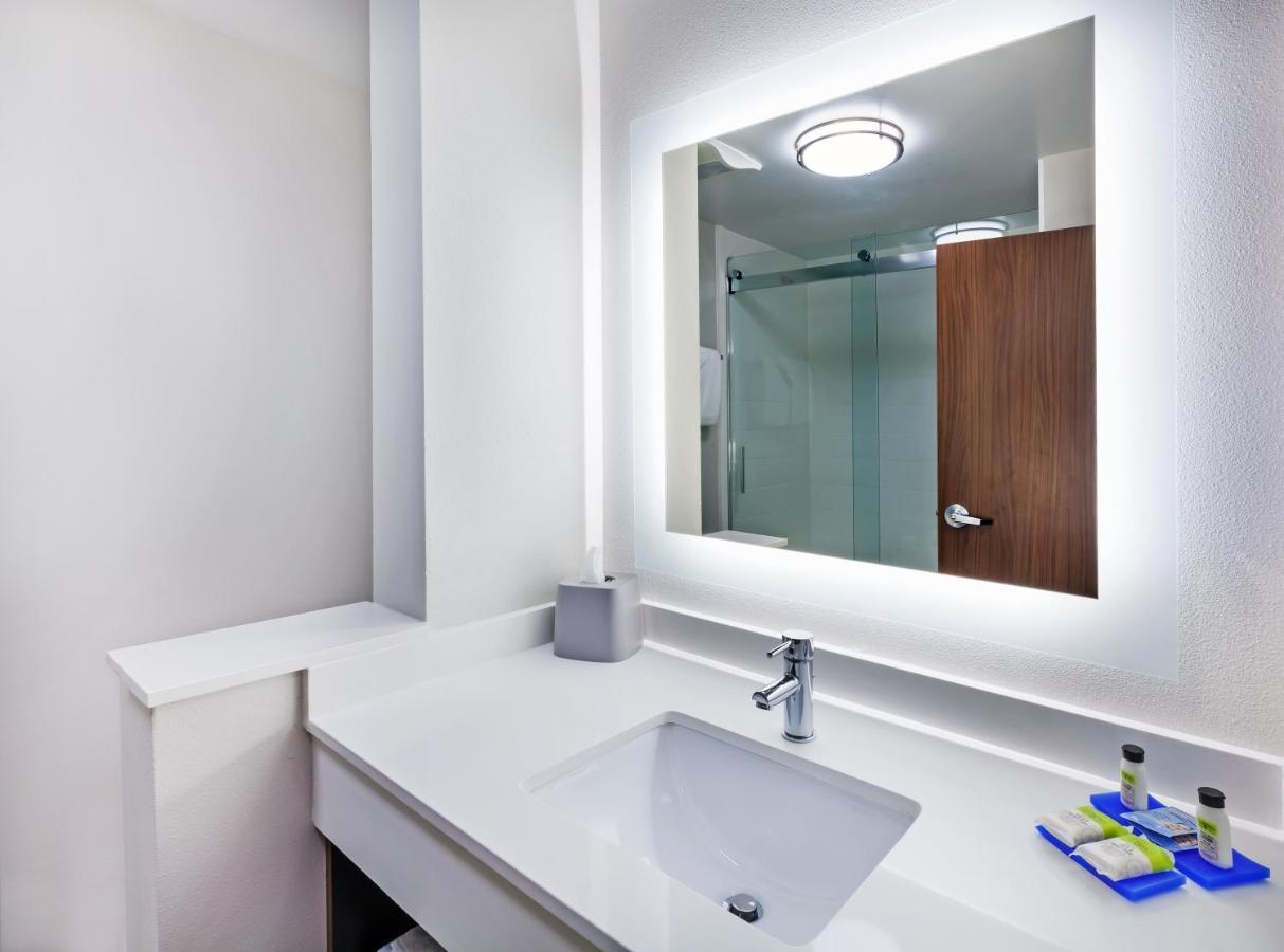 Holiday Inn Express & Suites Tulsa South - Woodland Hills By Ihg Ngoại thất bức ảnh
