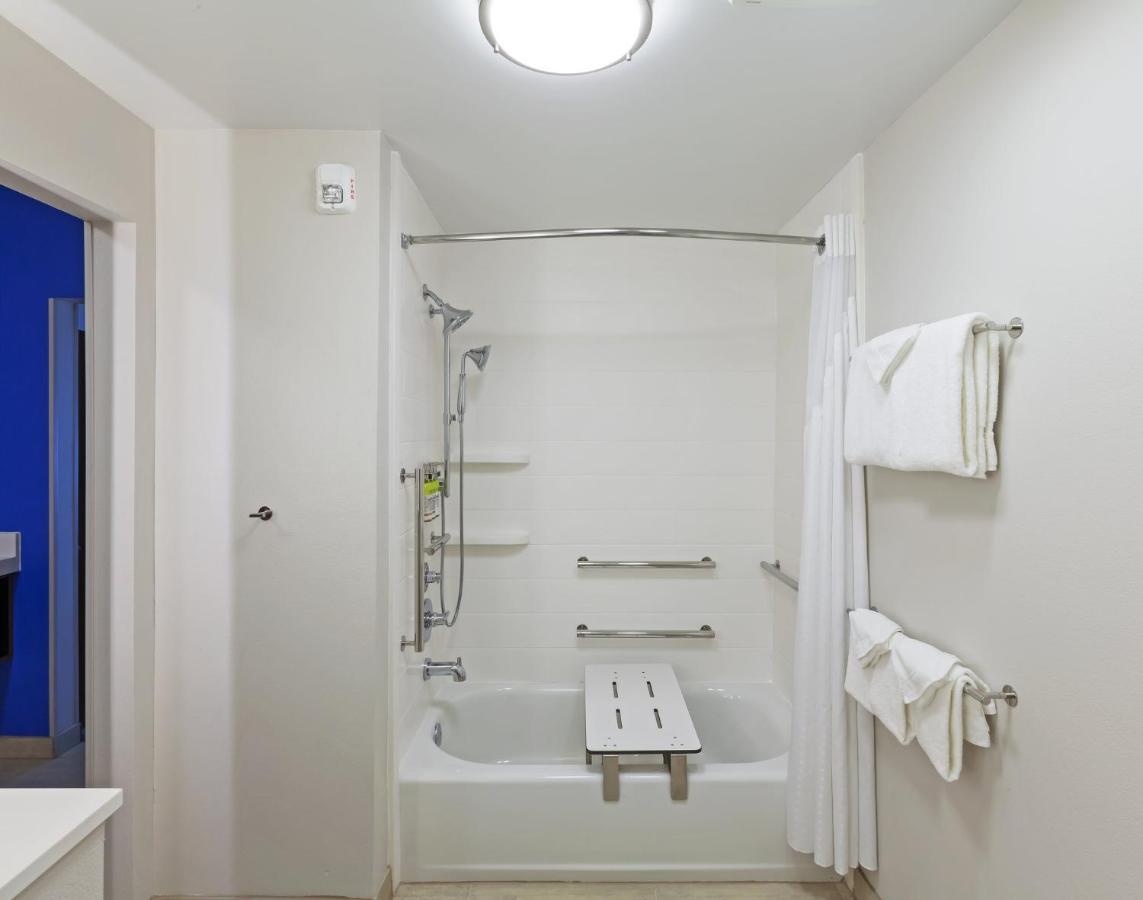 Holiday Inn Express & Suites Tulsa South - Woodland Hills By Ihg Ngoại thất bức ảnh