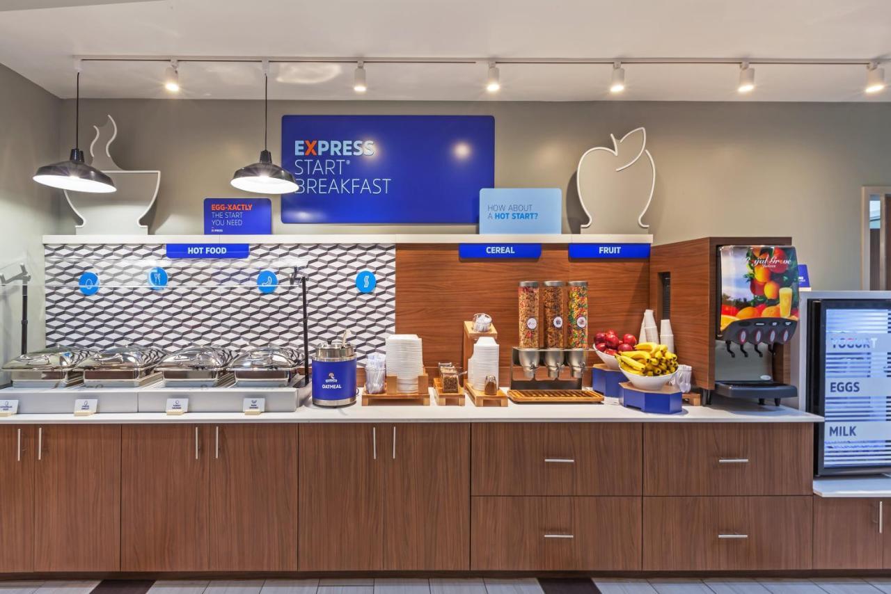 Holiday Inn Express & Suites Tulsa South - Woodland Hills By Ihg Ngoại thất bức ảnh