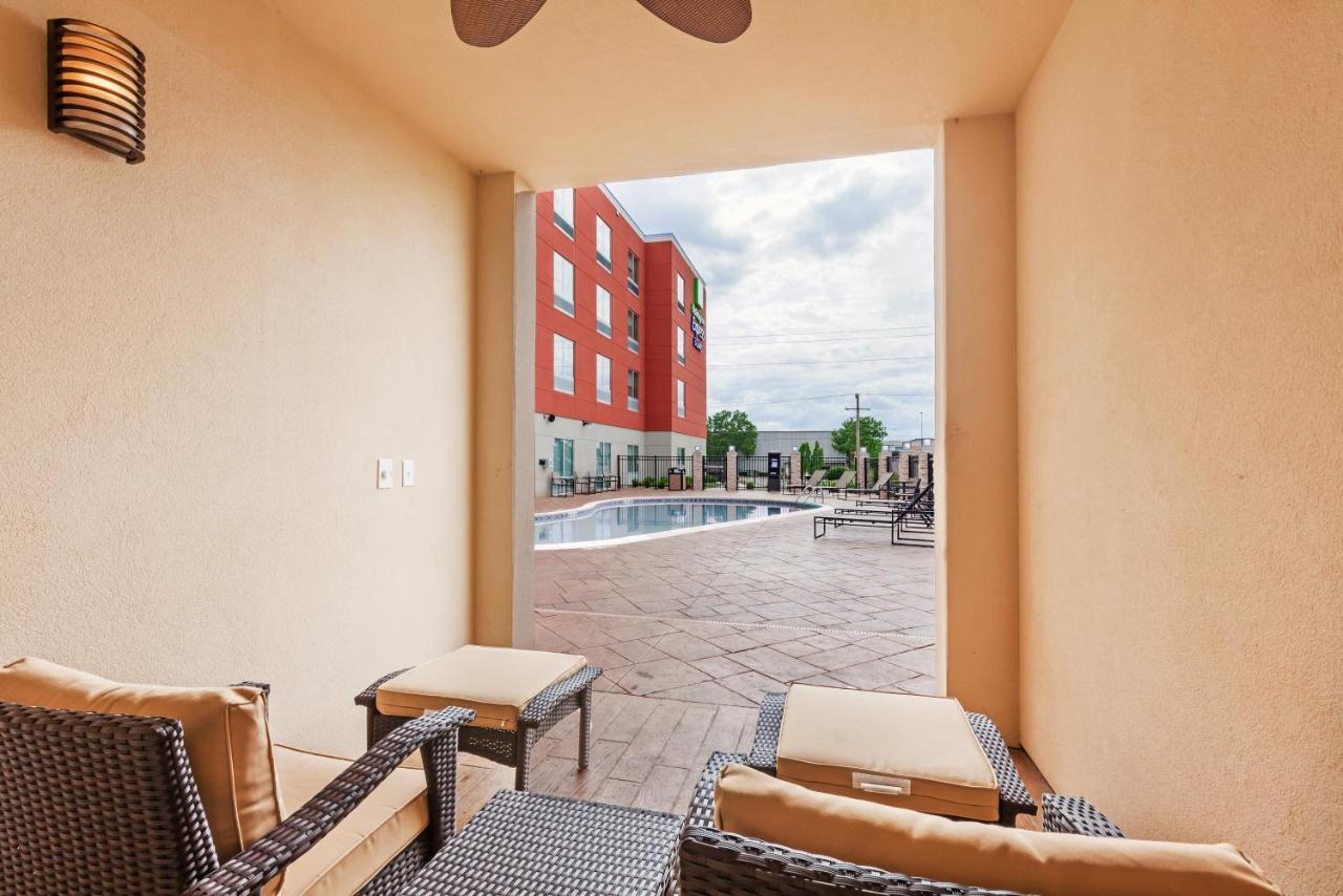 Holiday Inn Express & Suites Tulsa South - Woodland Hills By Ihg Ngoại thất bức ảnh