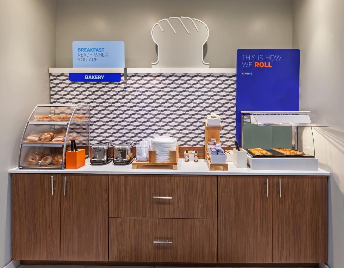 Holiday Inn Express & Suites Tulsa South - Woodland Hills By Ihg Ngoại thất bức ảnh